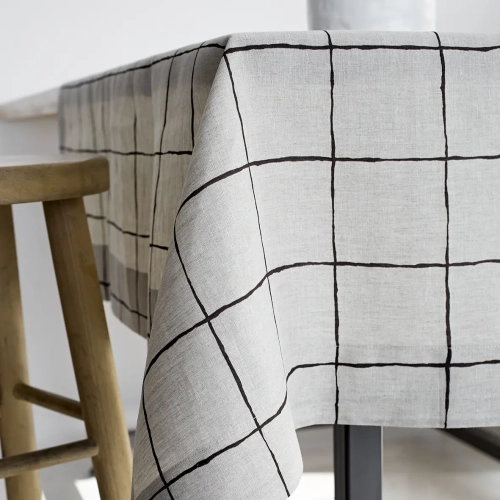 lniany obrus w kratkę