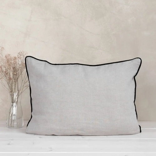 Lniana poszewka na poduszkę beżowa z czarną lamówką