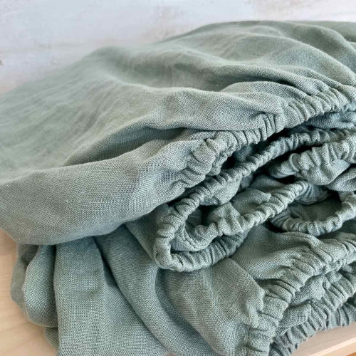 Lniane prześcieradło zielone PURE eucalyptus green
Zielone lniane eukaliptusowe prześcieradło, widoczny detal - wszyta gumka
