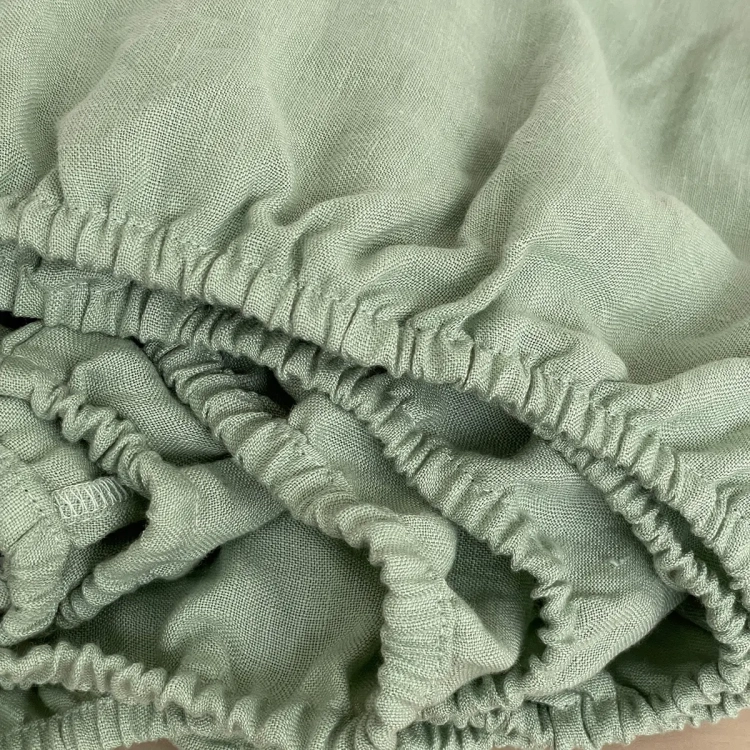 Lniane prześcieradło z gumką zielone PURE sage green