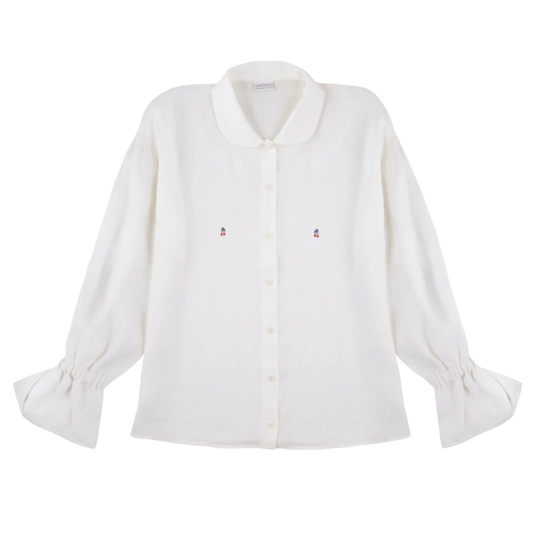 Biała lniana koszula do spania CHERRY z motywem wisienek na wysokości biustu