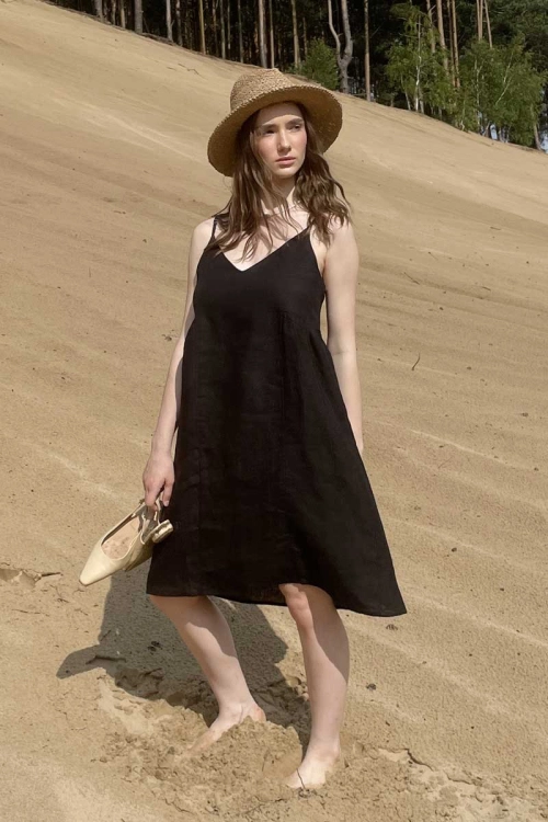 Sukienka lniana czarna - DAY and NIGHT - na regulowanych ramiączkach