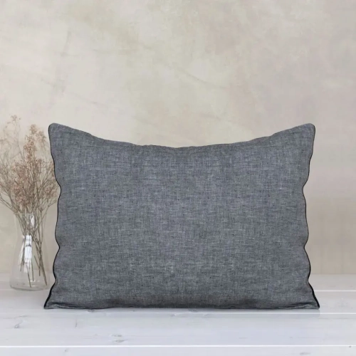 Lniana poszewka na poduszkę ciemnoszara grafitowa SALT and PEPPER z ozdobną czarną obwódką po bokach