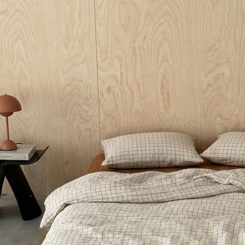 poduszka GRID chocolate mała kratka lifestyle.png