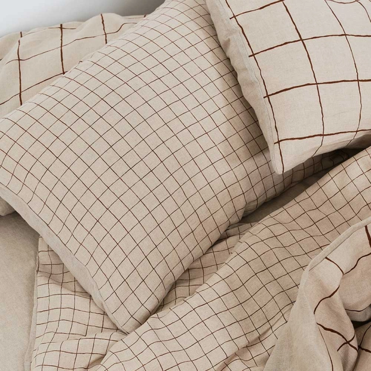 poduszka i kołdra lniana beżowa w brązową małą kratkę
