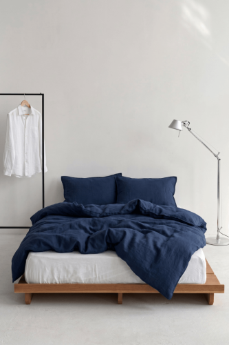 NAVY blue pościel na łóżku_2 650x975.png