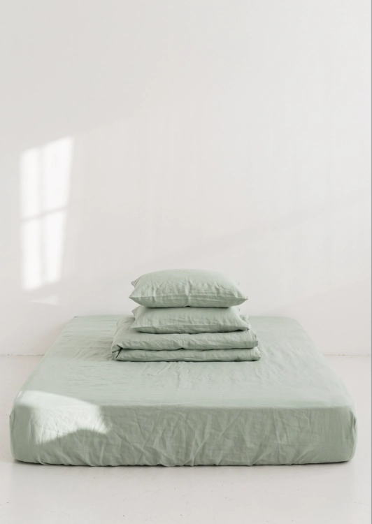 SAGE GREEN prześćieradło z gumką całe 675x950.png